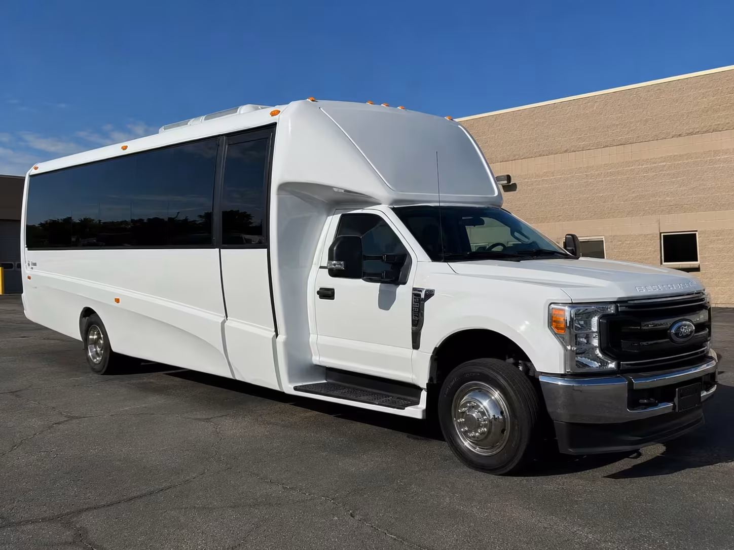 15 passenger minibus