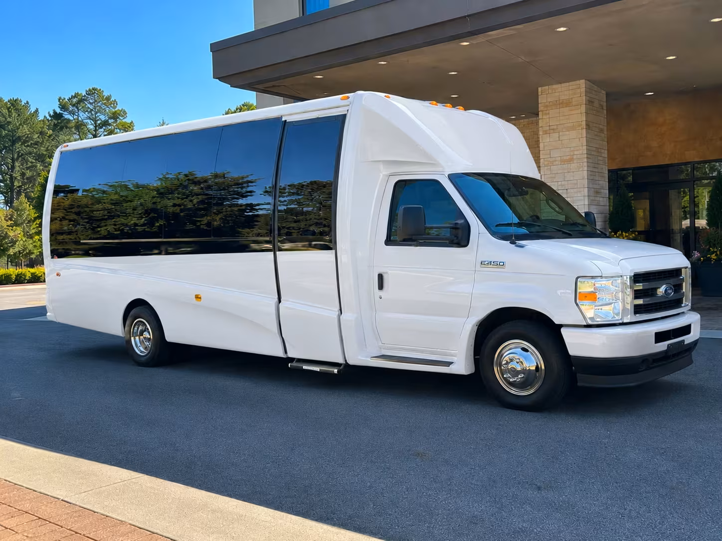 hotel to airport minibus rentals for the largo area