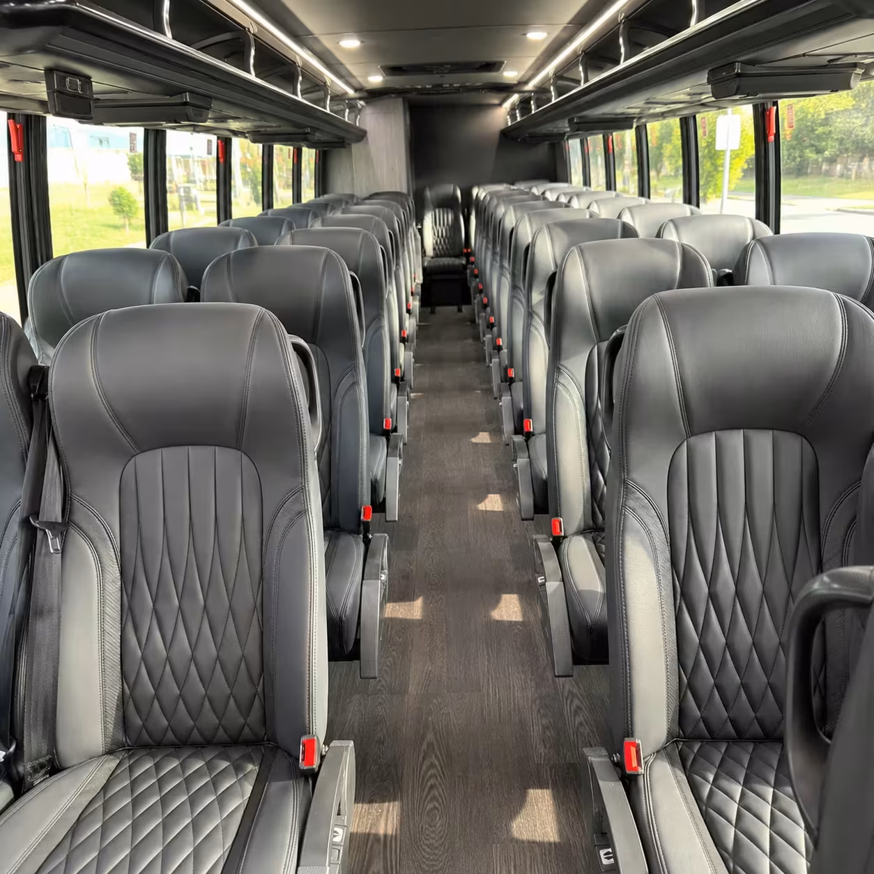 largo 28 passenger minibus rental