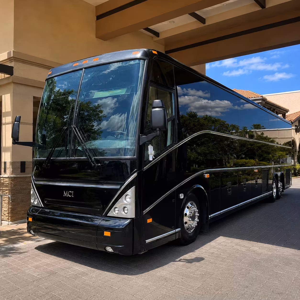 largo shuttle buses for clearwater jazz holiday and festival groups
