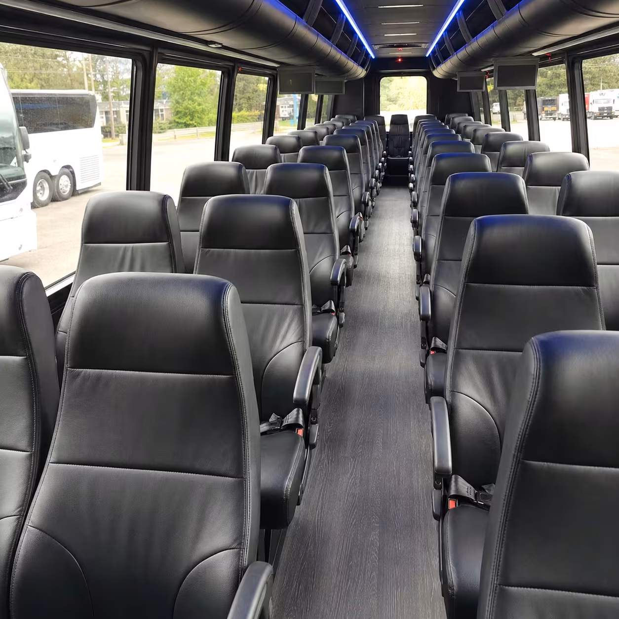 workforce minibus rentals for largo construction sites