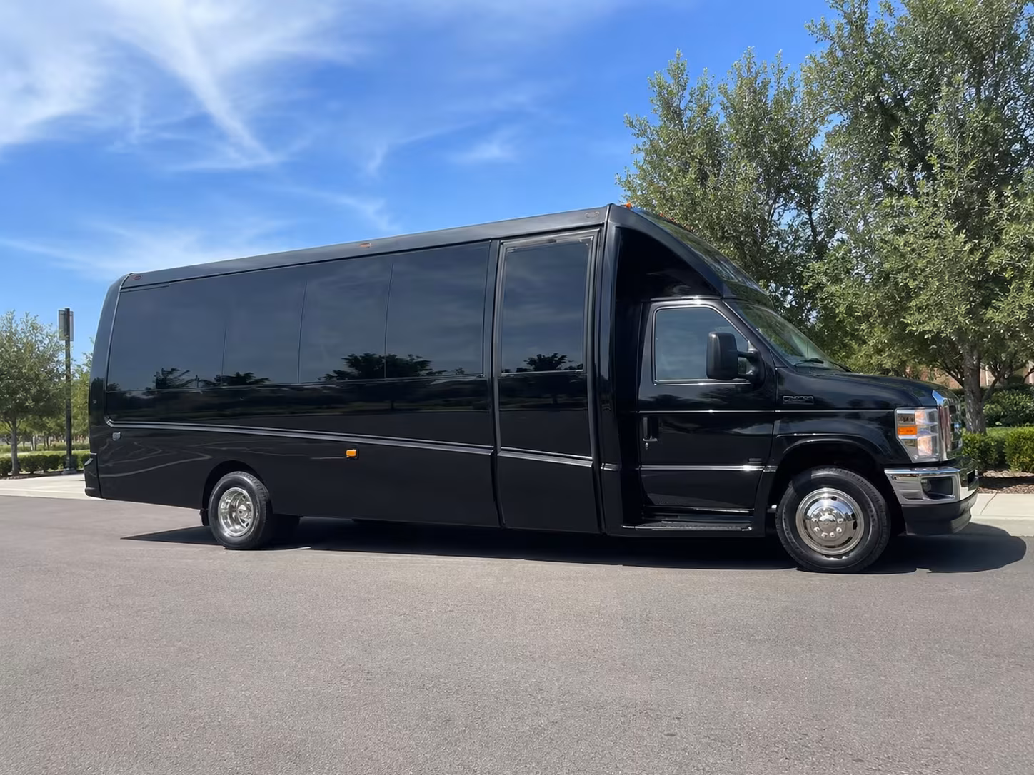 youth sports team minibus rentals in largo for tournaments